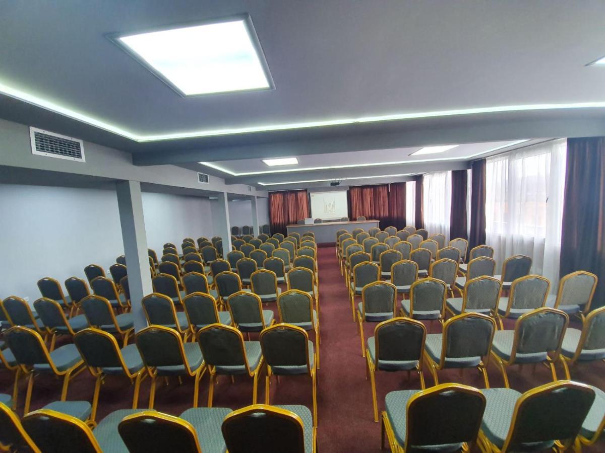 International Palace فيليس المظهر الخارجي الصورة